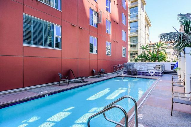 300 W Beech 1906, San Diego, CA 92101