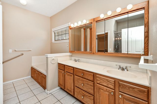 609 N Elderberry Lane, Nixa, MO 65714