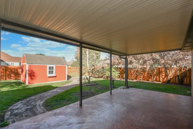 609 N Elderberry Lane, Nixa, MO 65714