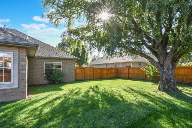 609 N Elderberry Lane, Nixa, MO 65714