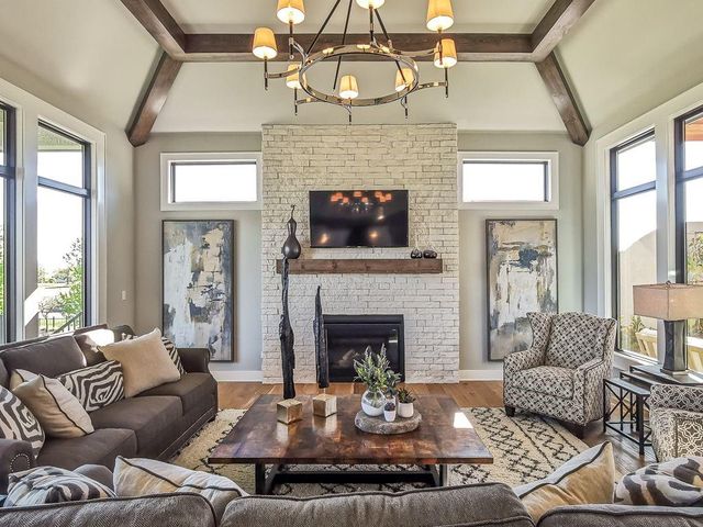 2908 NE 102nd Street, Kansas City, MO 64155