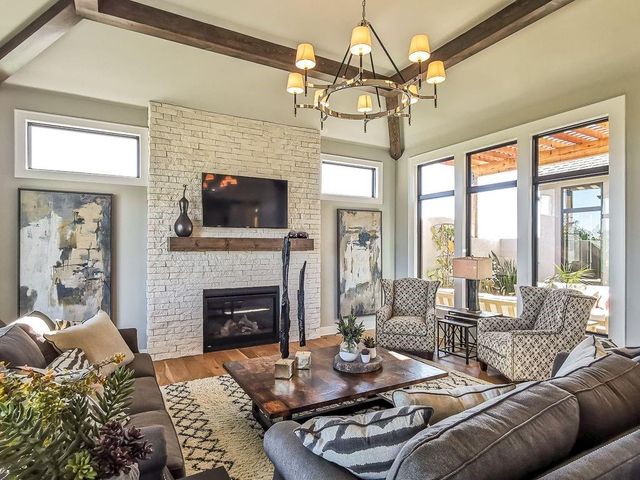 2908 NE 102nd Street, Kansas City, MO 64155