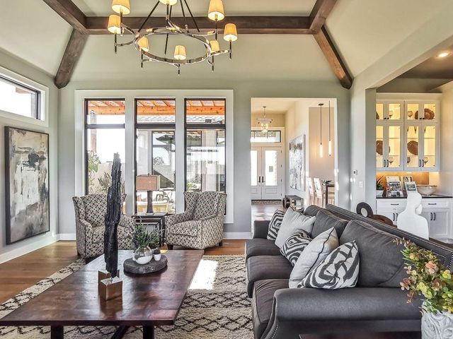 2908 NE 102nd Street, Kansas City, MO 64155