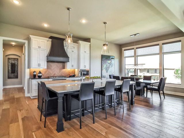 2908 NE 102nd Street, Kansas City, MO 64155