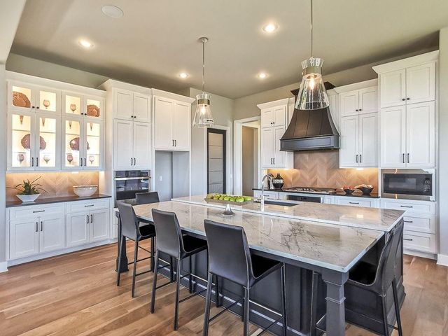 2908 NE 102nd Street, Kansas City, MO 64155