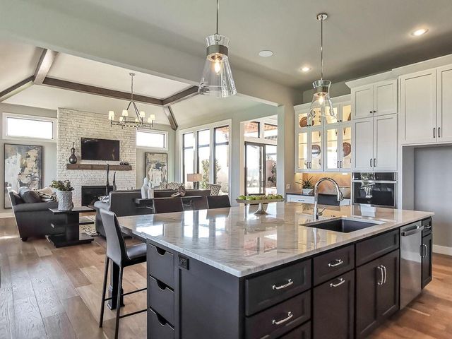 2908 NE 102nd Street, Kansas City, MO 64155