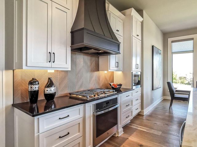 2908 NE 102nd Street, Kansas City, MO 64155