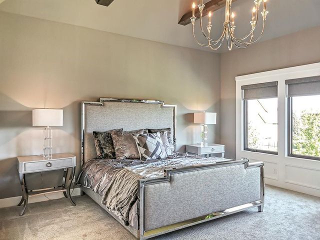 2908 NE 102nd Street, Kansas City, MO 64155