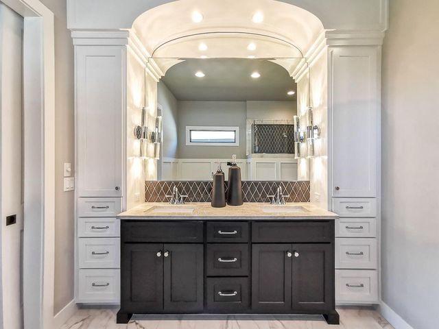 2908 NE 102nd Street, Kansas City, MO 64155