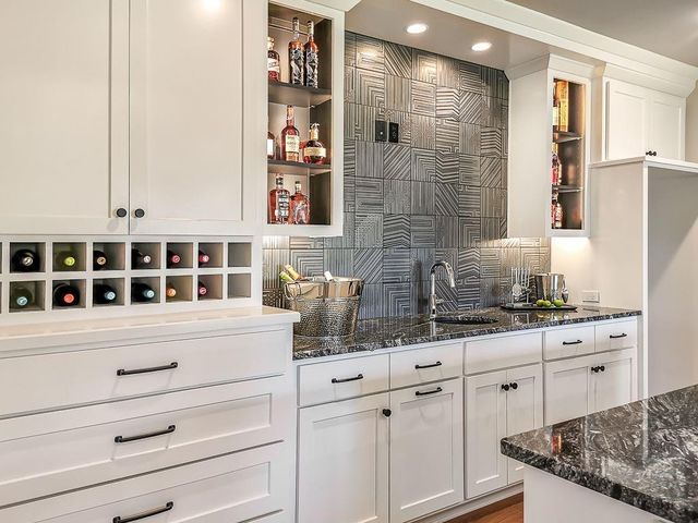 2908 NE 102nd Street, Kansas City, MO 64155