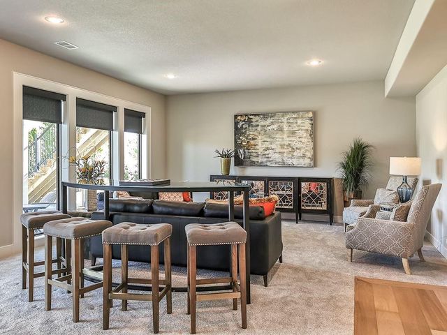 2908 NE 102nd Street, Kansas City, MO 64155