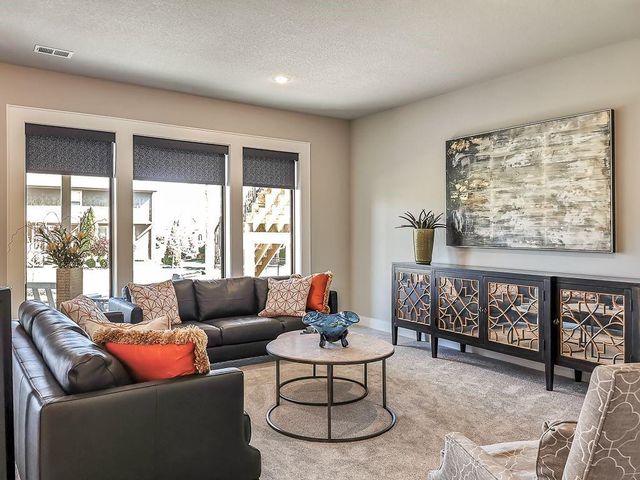 2908 NE 102nd Street, Kansas City, MO 64155