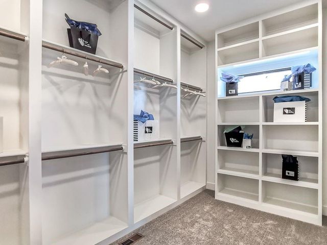 2908 NE 102nd Street, Kansas City, MO 64155