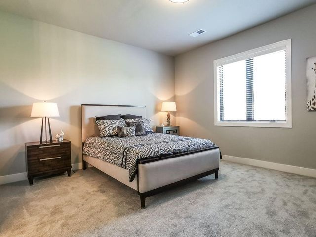 2908 NE 102nd Street, Kansas City, MO 64155