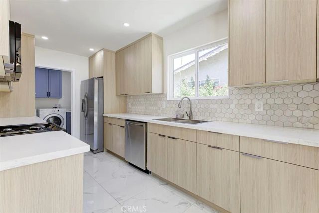 8358 Nestle, Northridge, CA 91325