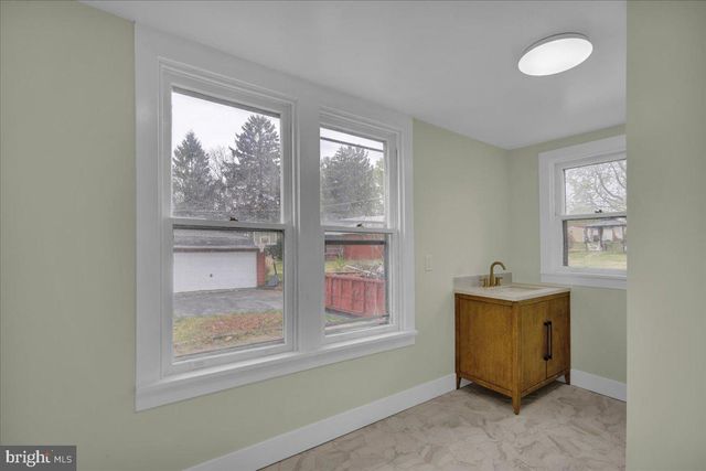 26 BUCKS ST, Wernersville, PA 19565