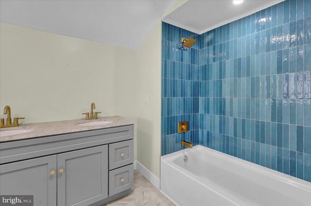 26 BUCKS ST, Wernersville, PA 19565
