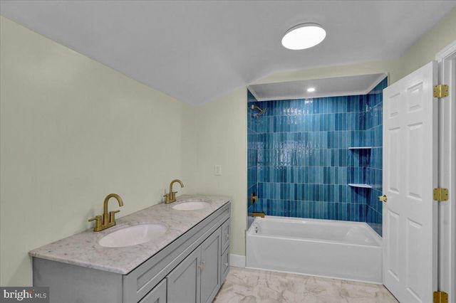 26 BUCKS ST, Wernersville, PA 19565