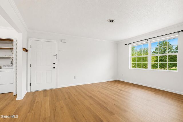 25A Pine Lane APT 6, Albany, NY 12203