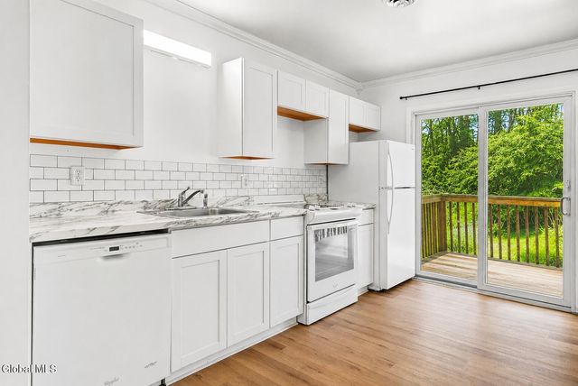 25A Pine Lane APT 6, Albany, NY 12203