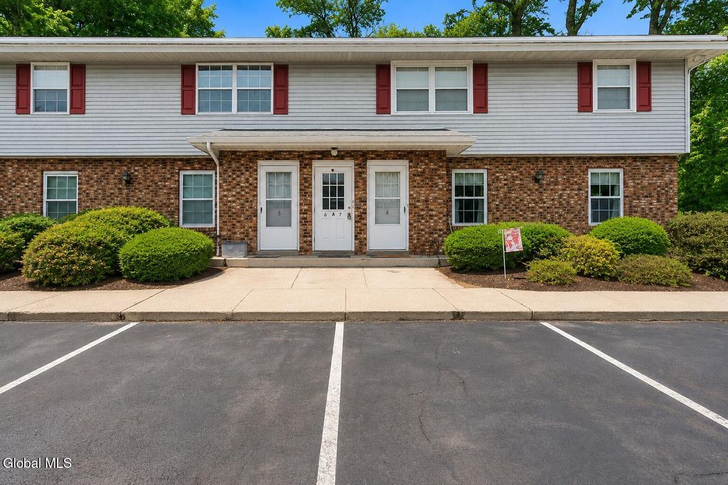 25A Pine Lane APT 6, Albany, NY 12203