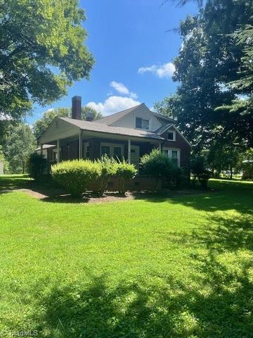 4613 Shattalon Drive, Winston-salem, NC 27106