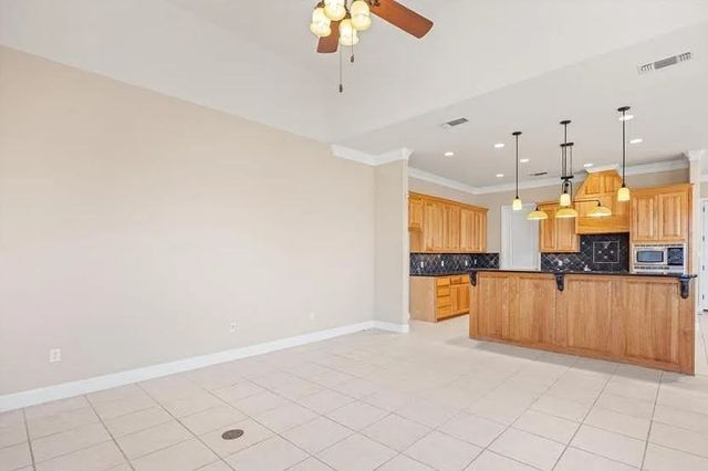 2414 Vineyard Drive, Granbury, TX 76048