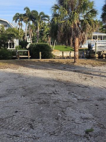 251 WINSON AVENUE, Englewood, FL 34223