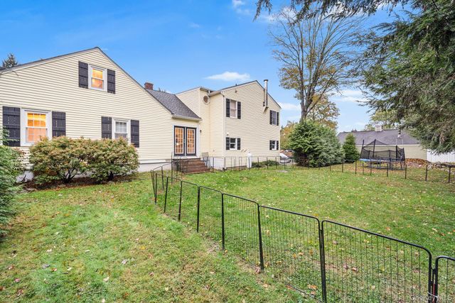 8 Raymond Drive, Carmel, NY 10512