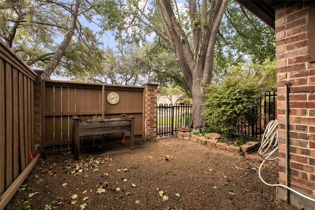 3195 Golden Oak Court, Farmers Branch, TX 75234
