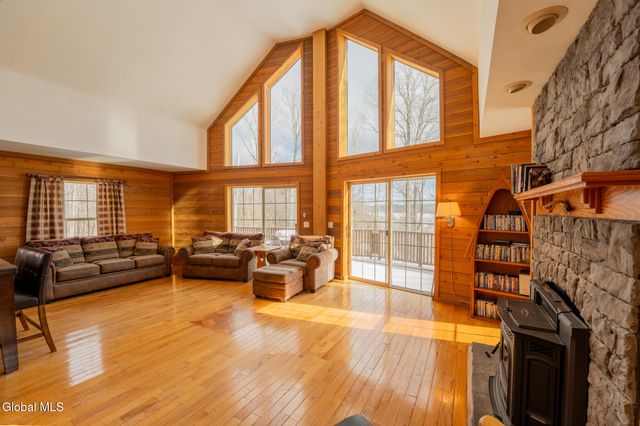 157 Maplewood Drive, Bleecker, NY 12078