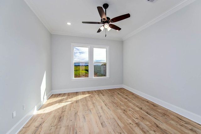 310 Arlington Dr, Thibodaux, LA 70301