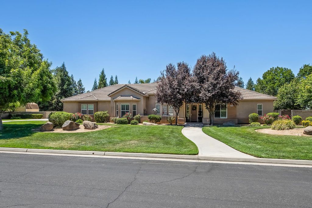 Image 1 of property listing at 12636 Appaloosa Road, Madera, CA 93636