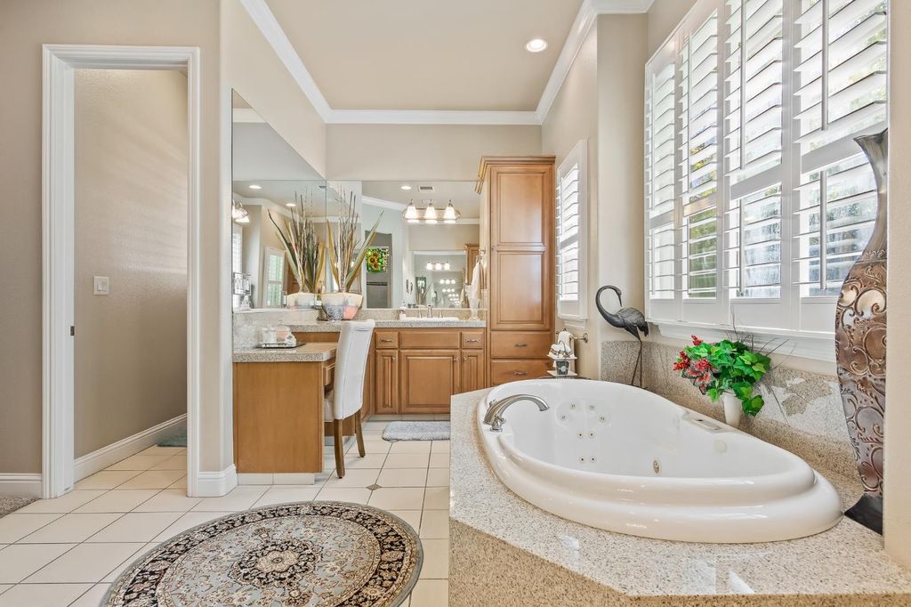 Image 21 of property listing at 12636 Appaloosa Road, Madera, CA 93636