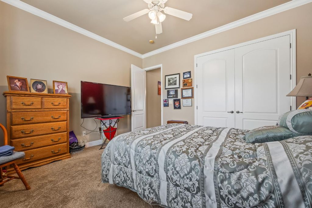 Image 28 of property listing at 12636 Appaloosa Road, Madera, CA 93636