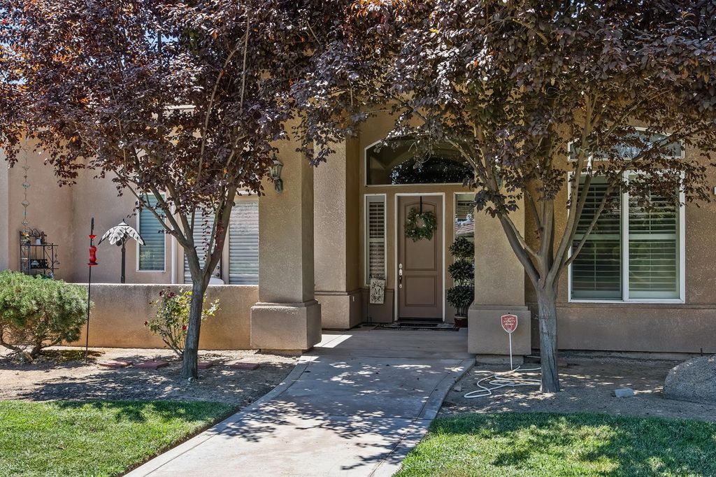 Image 4 of property listing at 12636 Appaloosa Road, Madera, CA 93636