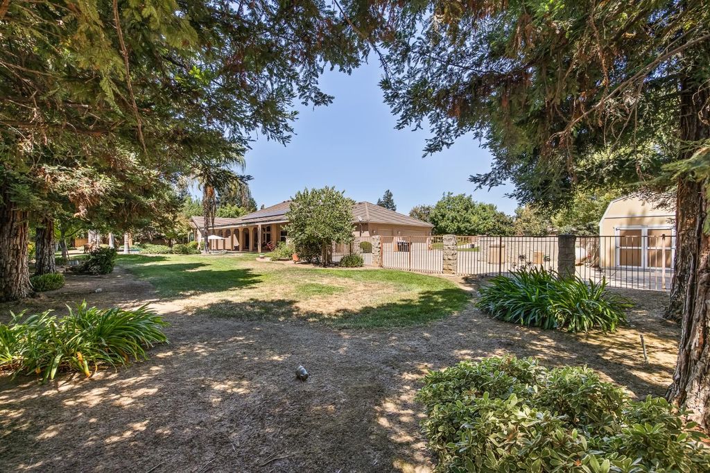 Image 52 of property listing at 12636 Appaloosa Road, Madera, CA 93636