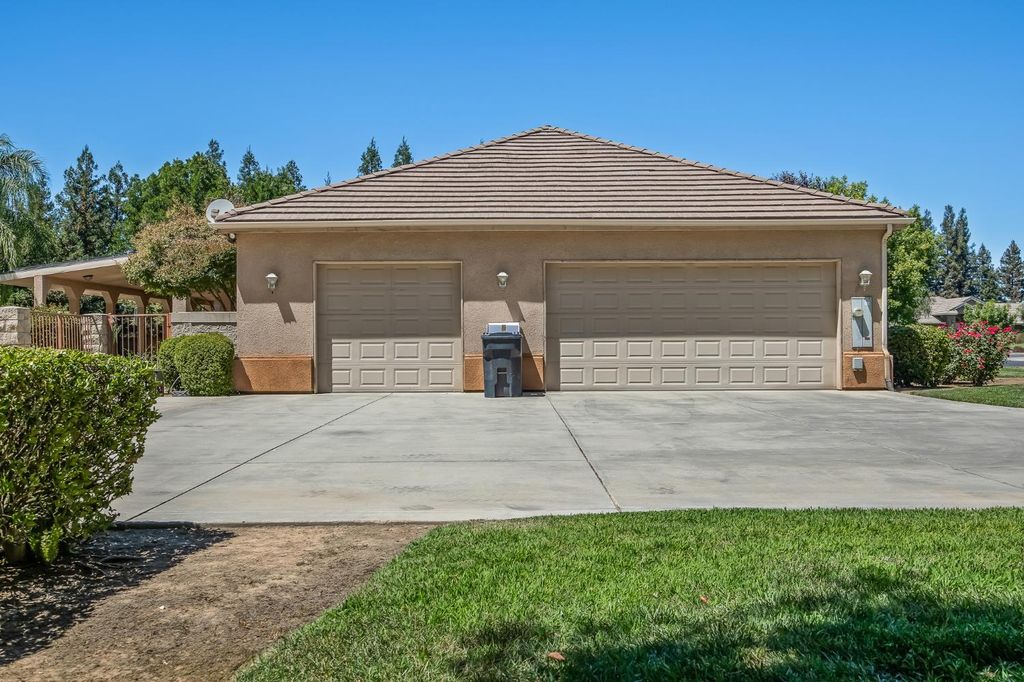 Image 53 of property listing at 12636 Appaloosa Road, Madera, CA 93636