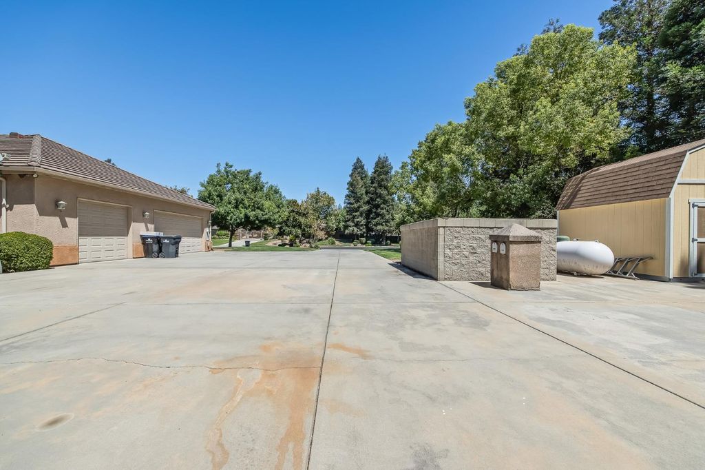 Image 54 of property listing at 12636 Appaloosa Road, Madera, CA 93636