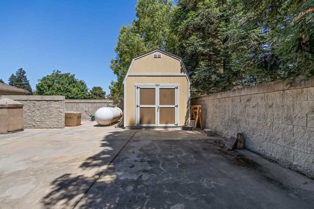 Image 55 of property listing at 12636 Appaloosa Road, Madera, CA 93636