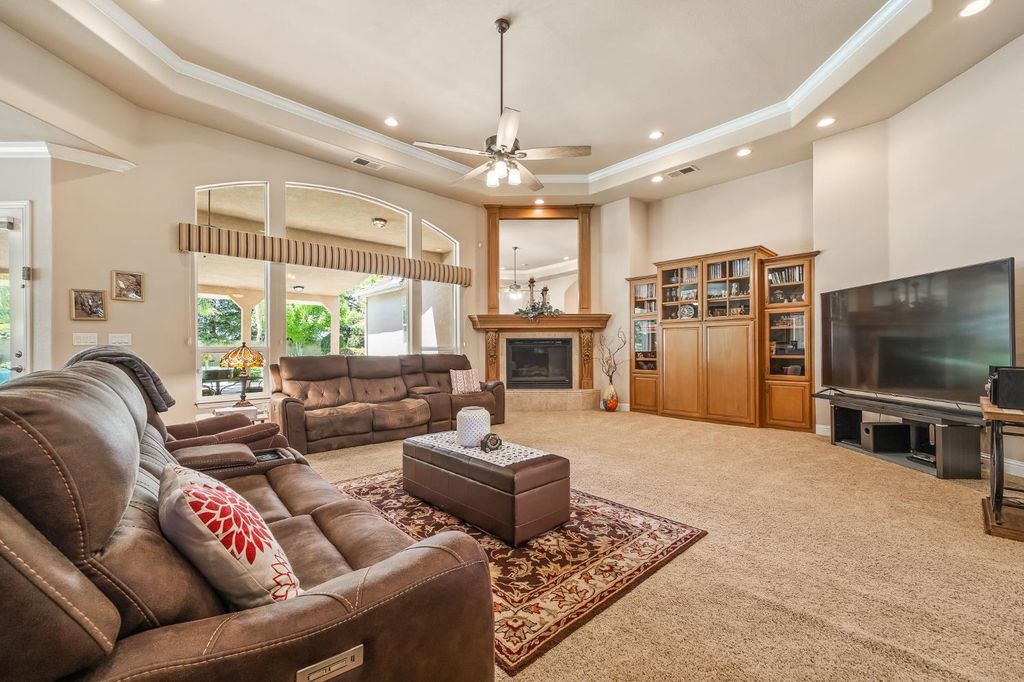 Image 7 of property listing at 12636 Appaloosa Road, Madera, CA 93636