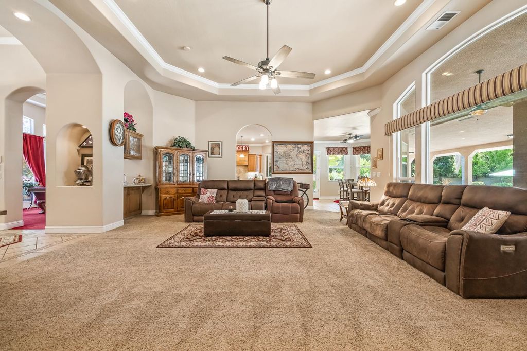 Image 8 of property listing at 12636 Appaloosa Road, Madera, CA 93636