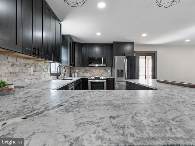 783 COMMUNITY WAY, Romney, WV 26757