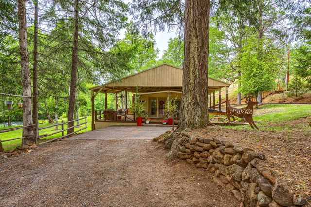 1250 Netherlands Road, Trail, OR 97541