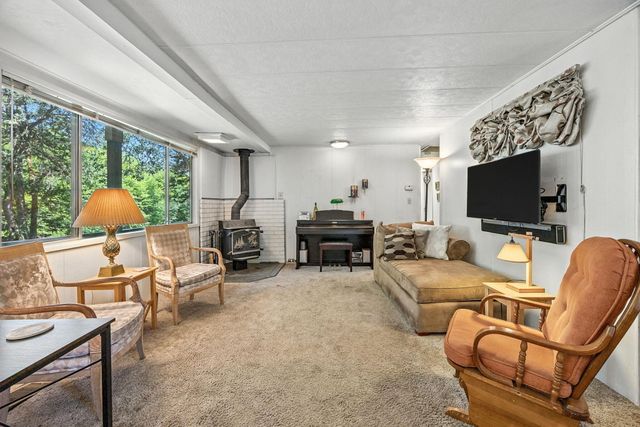 1250 Netherlands Road, Trail, OR 97541