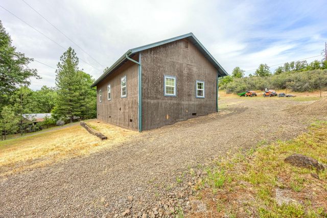1250 Netherlands Road, Trail, OR 97541