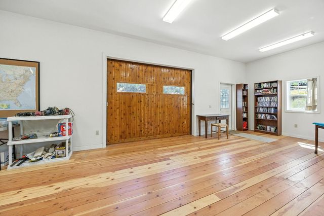 1250 Netherlands Road, Trail, OR 97541