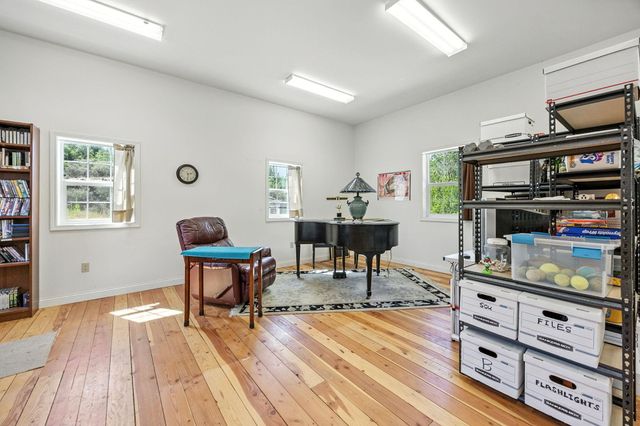 1250 Netherlands Road, Trail, OR 97541