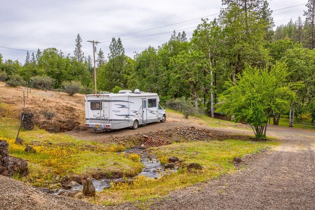 1250 Netherlands Road, Trail, OR 97541