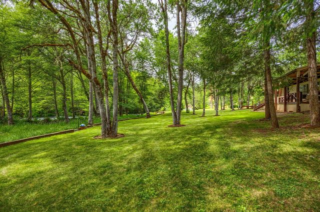 1250 Netherlands Road, Trail, OR 97541